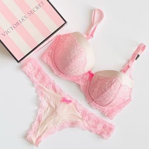 32DD MEDIUM Victoria’s Secret pink bra set